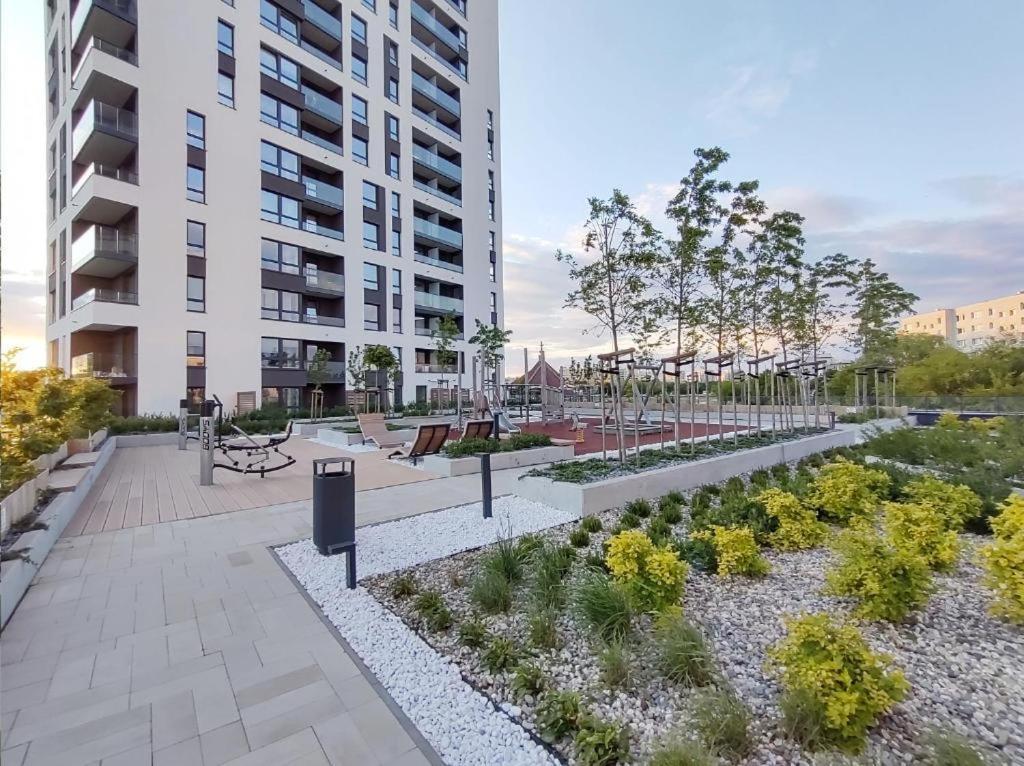 גדנסק Apartament 150 Zaspa Vvita Z Prywatnym Ogrodem I Tarasem מראה חיצוני תמונה